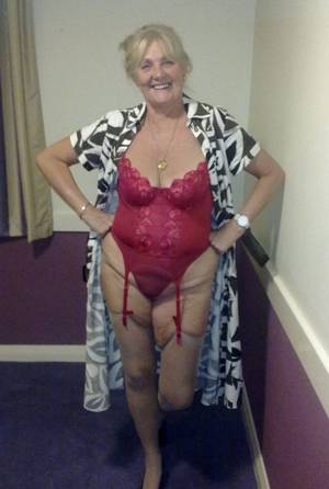 bbw mature granny dressing - Get to see many hot sexy grannies looking for a man to give them what they  need. There are many real life GILFs at this popular successful granny  dating ...