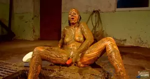 Manure Fetish Porn - Betty Loves Manure Ultra HD - ManureFetish - Cow dung porn