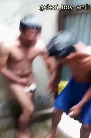 naked indians hostal friends gallery - Indian Hostel boys taking nude bath together - ThisVid.com En espaÃ±ol