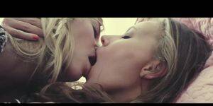 Lola Reve Lesbian Porn - Erotic and Passionate Lesbian Babes (Lola Reve) - Tnaflix.com