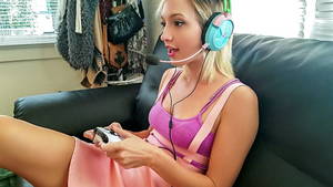 Cowgirl Porn Gif College Girl Playing Games - 