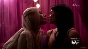 defiance lesbian girls naked - Mia Kirshner & Jaime Murray - Defiance: S01 E09 (2013) - XVIDEOS.COM
