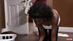 black mothers cumming - Free Insatiable, Black mother i'd like to fuck is groaning whilst getting  fucked in the bath, 'cuz this babe is about to cum Porn Video HD