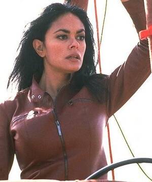 Cucinotta - Pin en 007