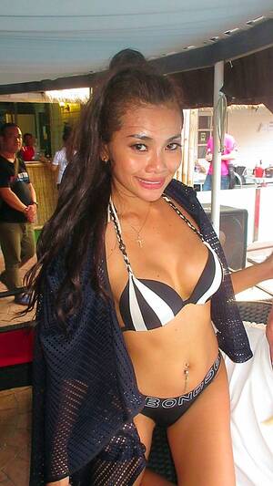 nn beach girls voyeur - Sexy bikini babes Pattaya | Hello from the Five Star Vagabond