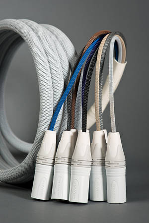 Flexo Porn Blogger - Neutrik White XLR connectors with Techflex Flexo PET Sleeving 2