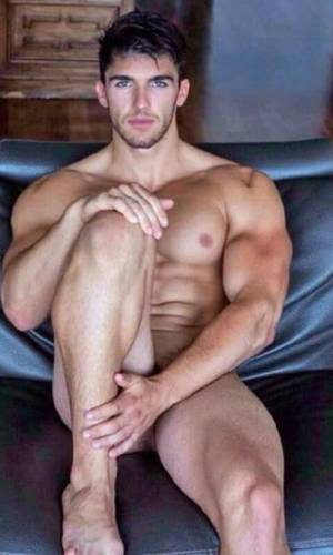 Beaux Gosses - Find this Pin and more on Beaux gosses by rlitrem.