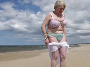 beach party granny - Beach granny - tube.asexstories.com