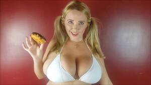 Big Tits Bra Porn - Big Boobs Or Small Bra Foto Porno - EPORNER