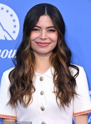 miranda cosgrove lesbian sex - Miranda Cosgrove, 30, reveals she's NEVER been drunk or smoked in her  'entire life' - but the iCarly star admits she would now be 'open to it' |  Daily Mail Online