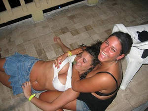 Drunk College Girls Get Fucked - College girl gets naked jpg 400x300