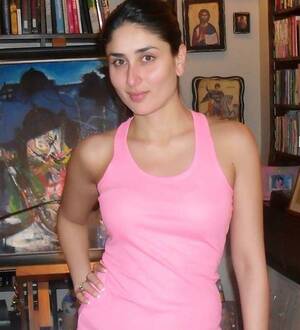 bollywood karishma kapoor nude porn - 20 Unseen Photos Of Kareena Kapoor Without Makeup