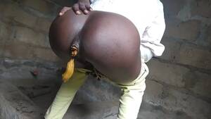 Ebony Pee Porn - Ebony lost place pooping and peeing - ThisVid.com