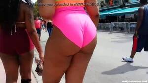 candid ebony porn - Candid - Plump Ebony Nutbooty on South Beach, Quarden - PeekVids
