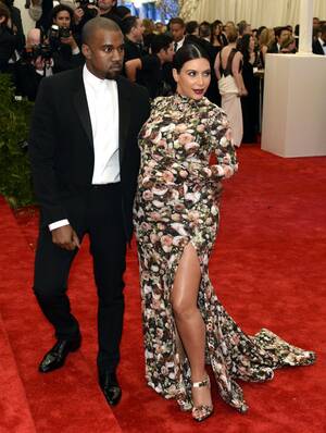 huge shemale kim kardashian - How Kim Kardashian Pushed The Boundaries Of Celebrity Pregnancy