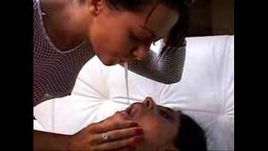 anal cum swapping threesome - Anal threesome ends with two girls swapping cum - XVIDEOS.COM