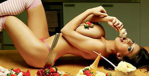 Hot Topic - But First, Let Me Take Another Food Porn Picâ€¦