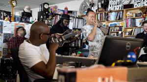 Massage Doctor Schoolgirl - Dave Chappelle Guest Hosts FrÃ©dÃ©ric Yonnet's Tiny Desk
