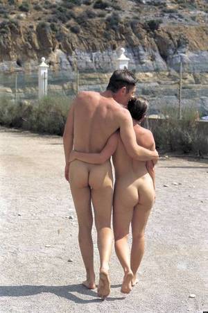 french nudist beach resort - 9273cf2131896d0bcbdf5c9243ada194--nice-beach-couples-images.jpg (499Ã—750