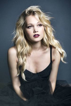 Kelli Berglund Sexy Porn Dance - Actress Kelli Berglund for Thrifty Hunter Magazine by Emily Soto