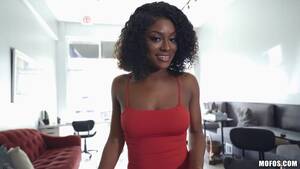 Big Black Sex With Hairdresser - Ebony hairdresser sucks and rides the big cock of a client