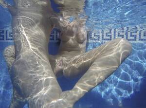 Gold Underwater Porn - Underwater Feet Porn Pics & XXX Porno Photos - PornSticky.com