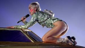 Disney Porn Miley Cyrus - Miley Cyrus ya es la diva del porno... pop