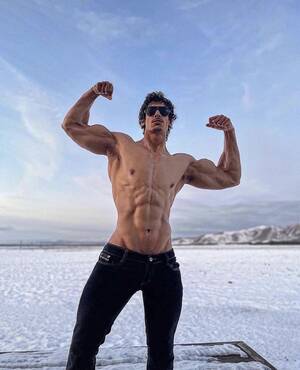 new zealand monster cock - New Zealand bull shows *MASSIVE* cock - ThisVid.com