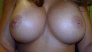 Amateur Tits Close Up - Loading image of LacyLuck.
