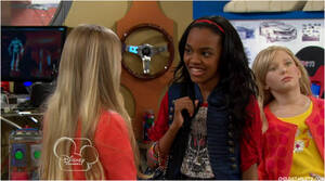 China Anne Mcclain Nude Porn - China Anne McClain Child Actress Images/Pictures/Photos/Videos Gallery -  CHILDSTARLETS.COM