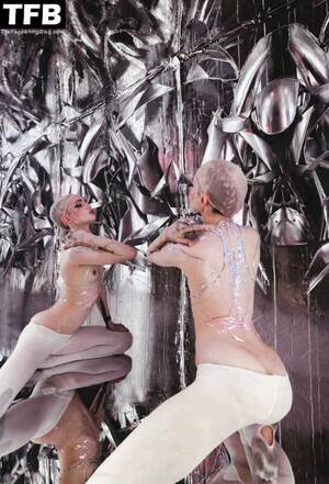 Grimes Porn - Grimes Nude Pictures. Rating = 6.29/10