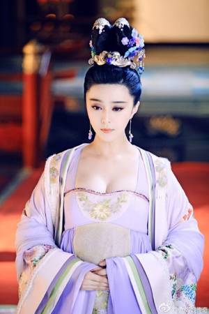 Chinese Dynasty Porn - Fan Bing Bing wearing Tang Dynasty Hanfu costume in the popular 2015 Chinese  period drama 'Empress of China' (a.
