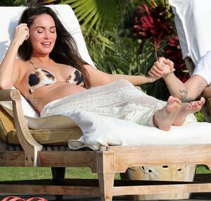 Megan Fox Foot Porn - Feet Fetish Time Celebrity Foot on X: \
