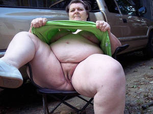 chubby naked flash - 