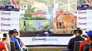 Emma Watson Schoolgirl Fucked By Giant Dick - Jefe de Estado firma decreto que exime a emprendedores pago de trÃ¡mites y  otros permisos Â· Bolipuertos S.A.