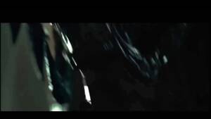 Avp Impregnation - Predalien's Kiss [STREAMABLE] (Oral Oviposition/Extreme French Kiss) [AVP:  Requiem Hospital Egg Impregnation Scene] : r/bodyinvasion