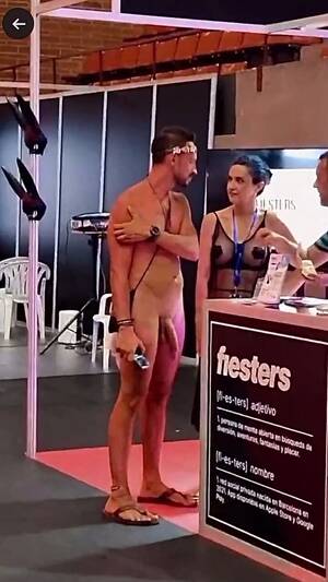 huge floppy cock - Huge floppy dick at convention - ThisVid.com