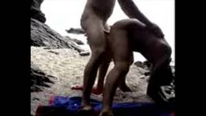 Black Gay Beach Fuck - Gay sex on beach - 3 - XVIDEOS.COM
