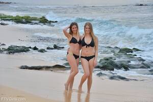 hawaii nude beach babes - FTV girls Nicole and Veronica in Hawaii Beachside Nudes | Erotic Beauties