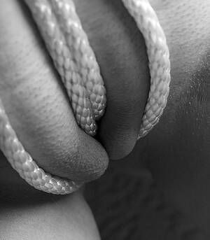 Black White Close Up Porn - Close-up Black-and-white Hand Rope Finger Foto Porno - EPORNER
