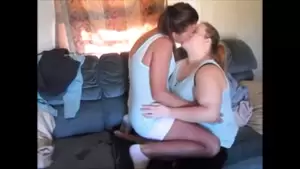 Amateur Wife Kissing - Wife Making Passionate Love To Her Girlfriend Kissing | xHamster