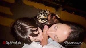 amateur cumswap - PUBLIC Double Blowjob at the Beach with Cum Swap MySweetApple x  Death_bySnusnu - Amateur Threesome - Pornhub.com