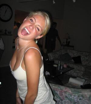 homemade voyeur downblouse - Homemade Voyeur Downblouse | Sex Pictures Pass