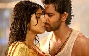 bollywood kissing scenes - Bollywood's Hot Love Making and Kissing Scenes Photos