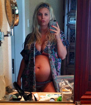 amateur preggo dixon - Jessica Simpson Pregnant