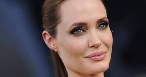 Angelina Jolie Sex Porn - Angelina Jolie Proves Moms Can Also Be Sexual Women | HuffPost Life