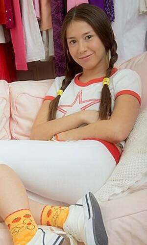 Lil Emma Porn - Lil Emma Pornstar Profile - PornZog Free Porn Clips