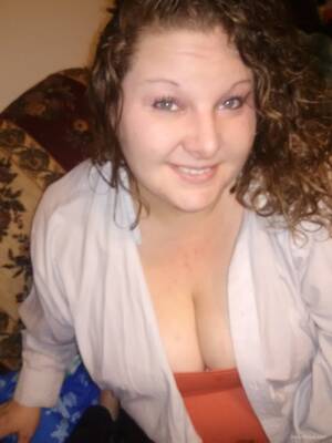 nebraska swingers - Young curvy Omaha, Nebraska wife is curvy and tight