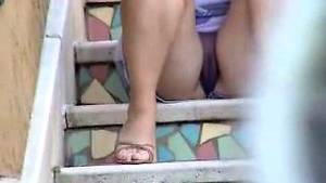 Housewife Cameltoe Porn - Drunk curvy housewife of my neighbor flashes her cameltoe on stairs