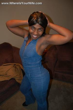 ebony mom ass fuck - Naked round booty ebony mom get her ass cum - XXX Dessert - Picture 1